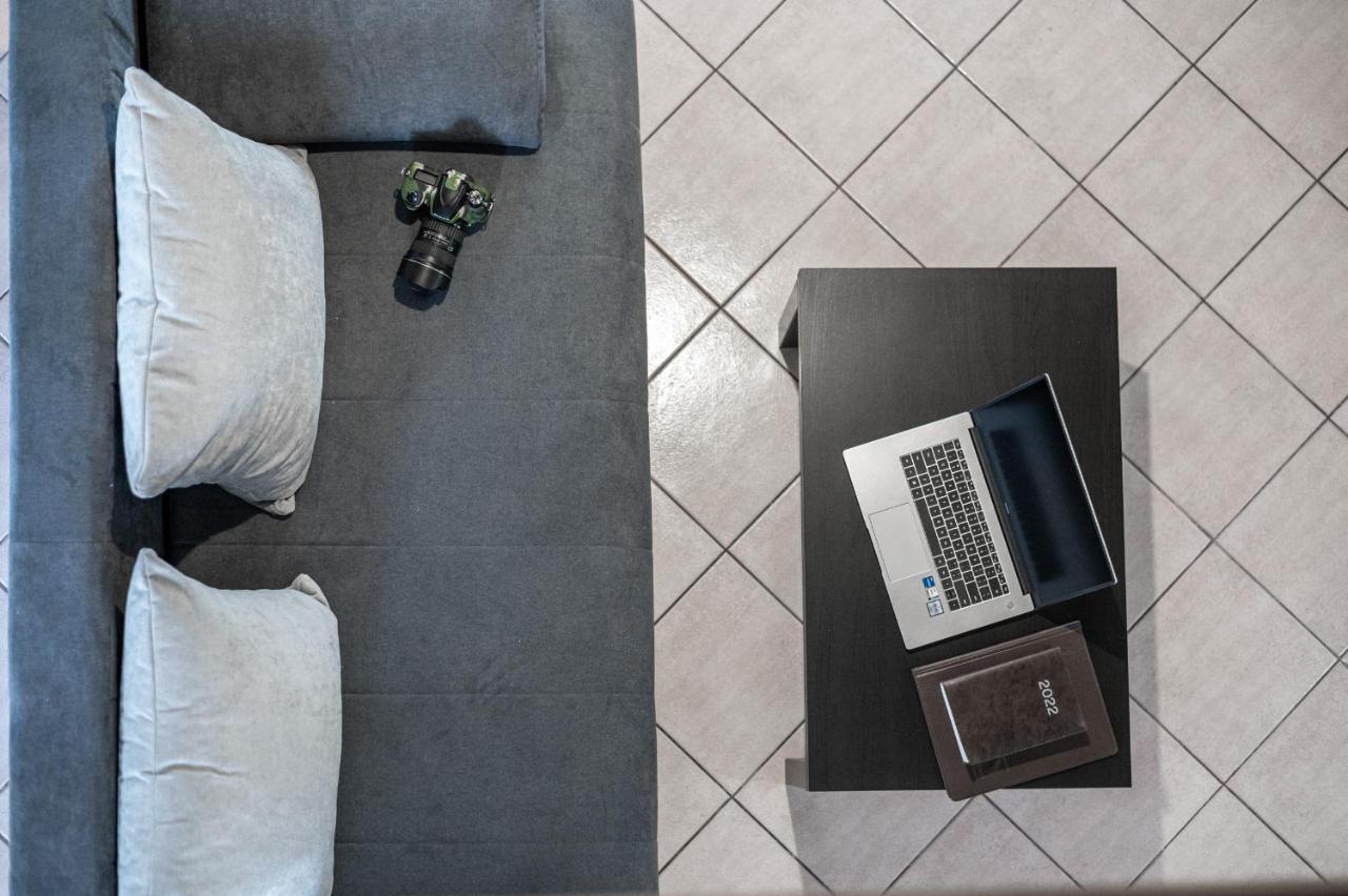 Blue Riviera Villas & Suites - Alimos 2 アテネ エクステリア 写真